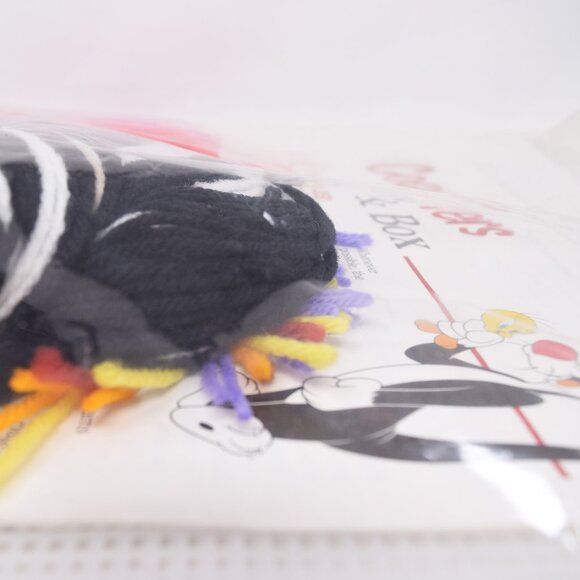 Looney Tunes Leisure Arts 51503 Needlepoint Kit Coasters & Box DIY VTG 1997 NOS - Picture 11 of 13